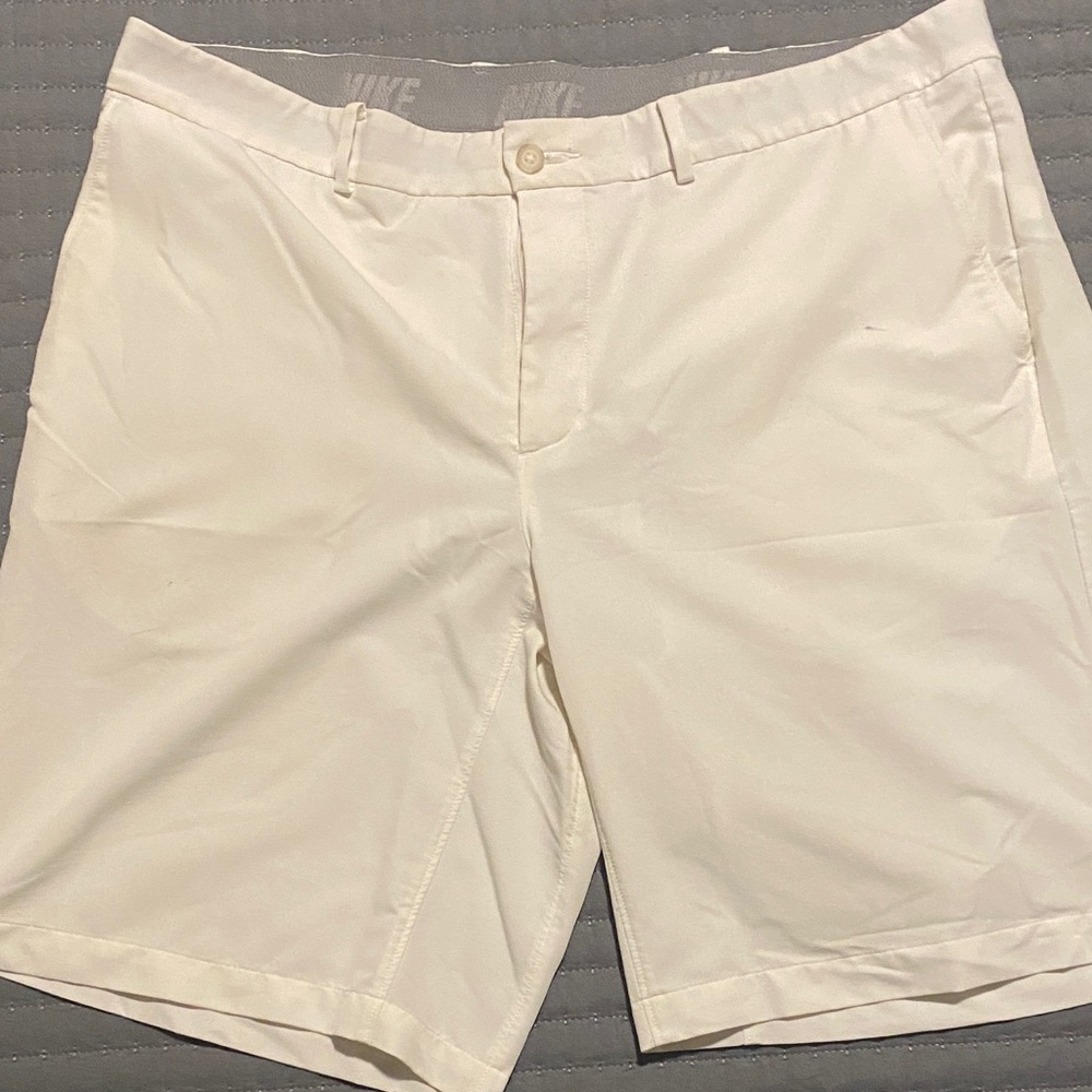 Nike Classic Cream Golf Shorts